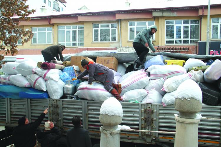 Beyşehir’den 1,5 milyon TL’lik yardım 26 tır ve kamyon dolusu ayni yardım da bölgeye ulaştırılmıştı